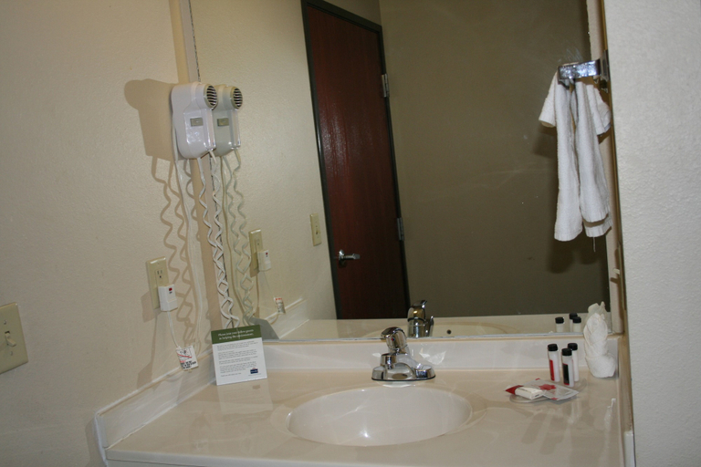 Bathroom 4, Red Lion Inn & Suites Grimes, Polk