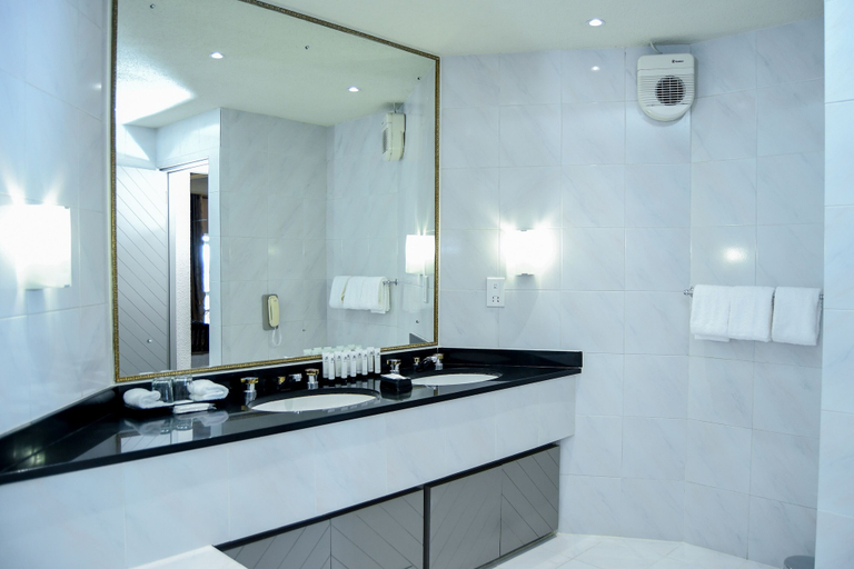Bathroom 5, Elephant Hills Resort, Hwange