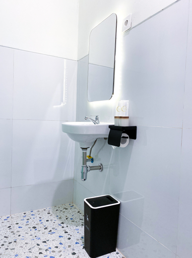 Bathroom 14