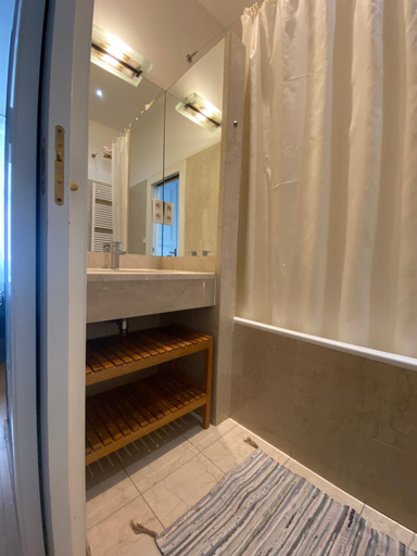 Others 5, Golem b&b, Praha 1