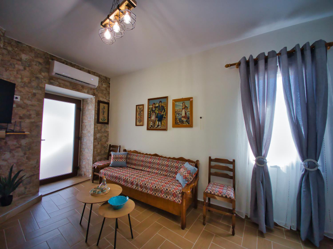 Facilities 3, West Crete House, Crete