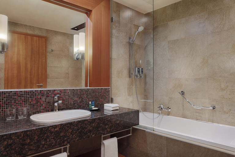 Bathroom 5, Four Points by Sheraton Kecskemet Hotel & Conference Center, Kecskemét