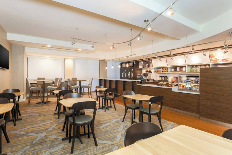 Food & Drinks 1, Courtyard by Marriott Pittsburgh Downtown, Allegheny