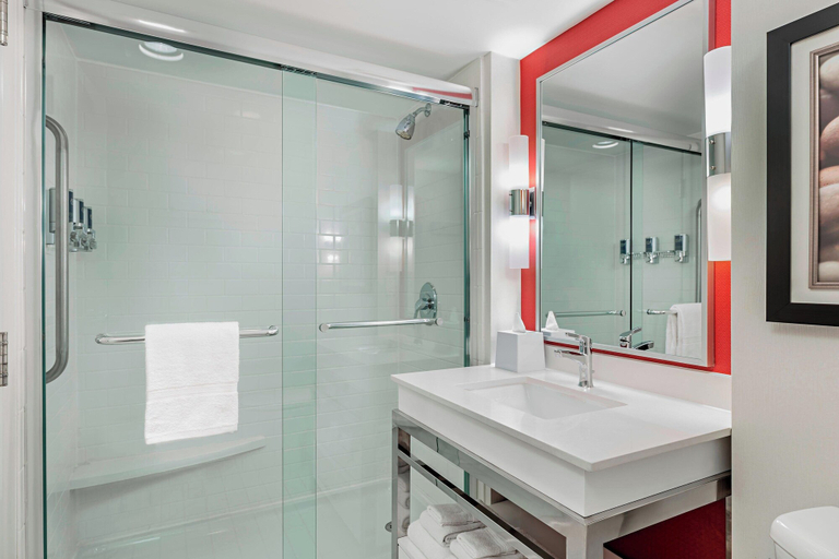 Bathroom 4, Four Points by Sheraton London, Middlesex
