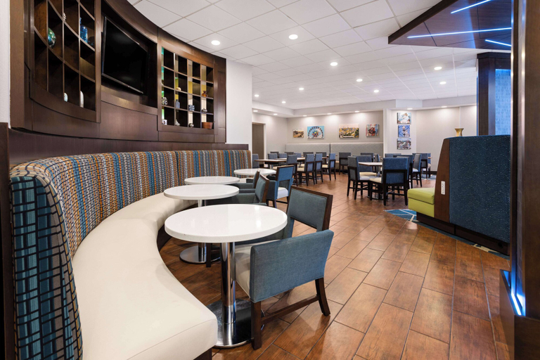 Food & Drinks 5, Hampton Inn & Suites Hershey, Dauphin