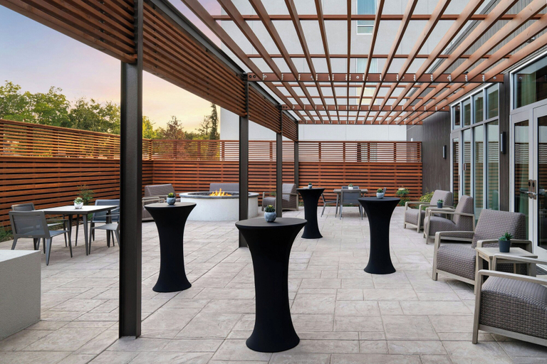Food & Drinks 5, Courtyard by Marriott Fresno Clovis, Fresno