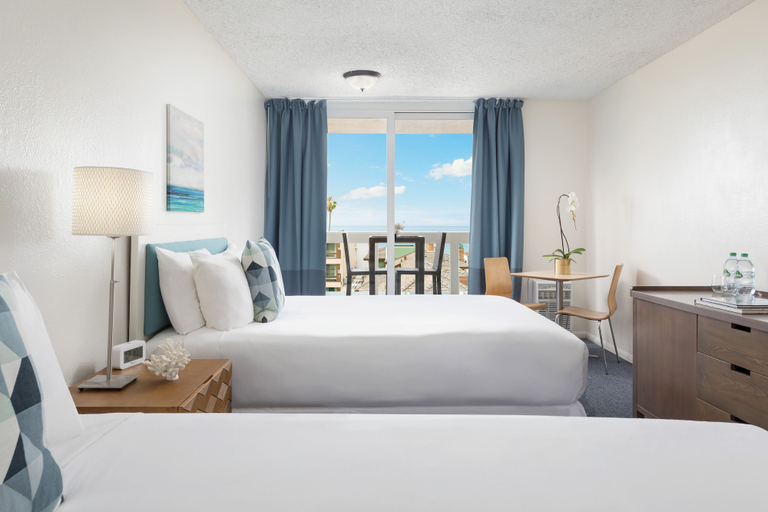 Bedroom 3, Pacific Edge Hotel, Orange