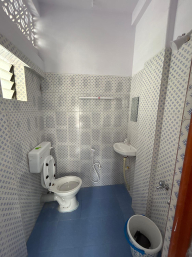 Bathroom 3, Raj Andar Guest House, West Tripura