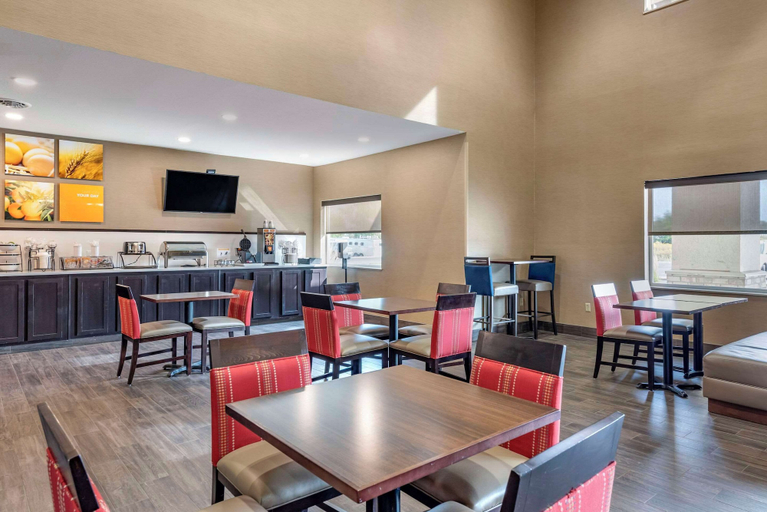 Food & Drinks 5, Comfort Inn Crawfordsville, Montgomery