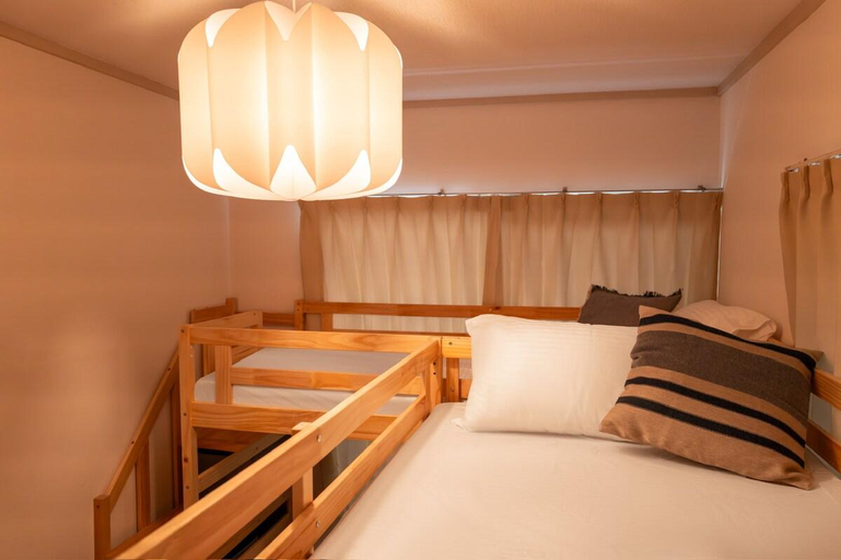 Bedroom 2, Enoshima Kamakura/close to beach, station/freeWiFi, Fujisawa