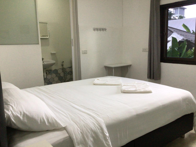 Others 3, Baan TaLay Hostel, K. Ko Kut