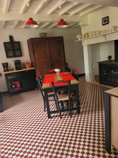 Kitchen 4, Petite maison dans les bois, Hautes-Pyrénées