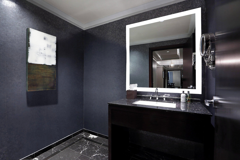 Bathroom 9
