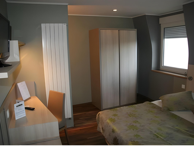 Bedroom 14
