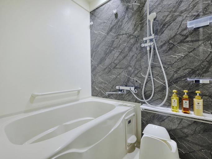 Bathroom 8