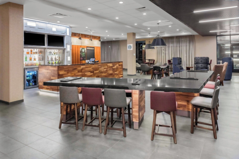 Food & Drinks 5, Courtyard by Marriott East Lansing Okemos, Ingham