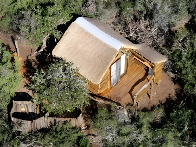 Exterior 3