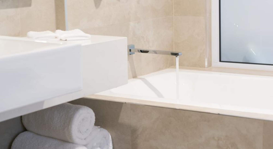 Bathroom 7