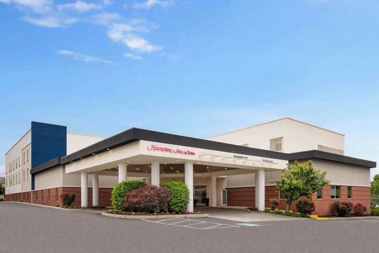 Exterior & Views 2, Hampton Inn & Suites Hershey, Dauphin