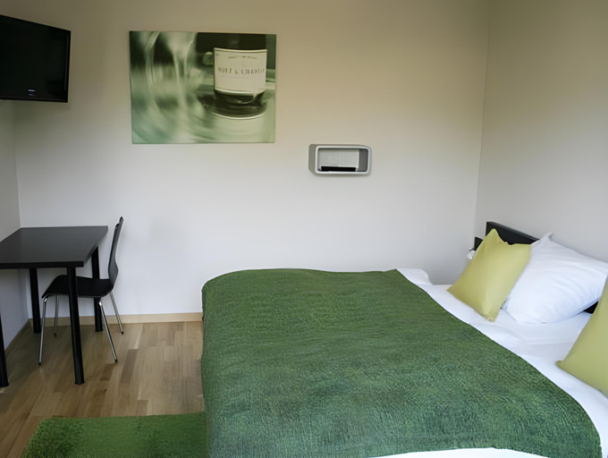 Bedroom 14