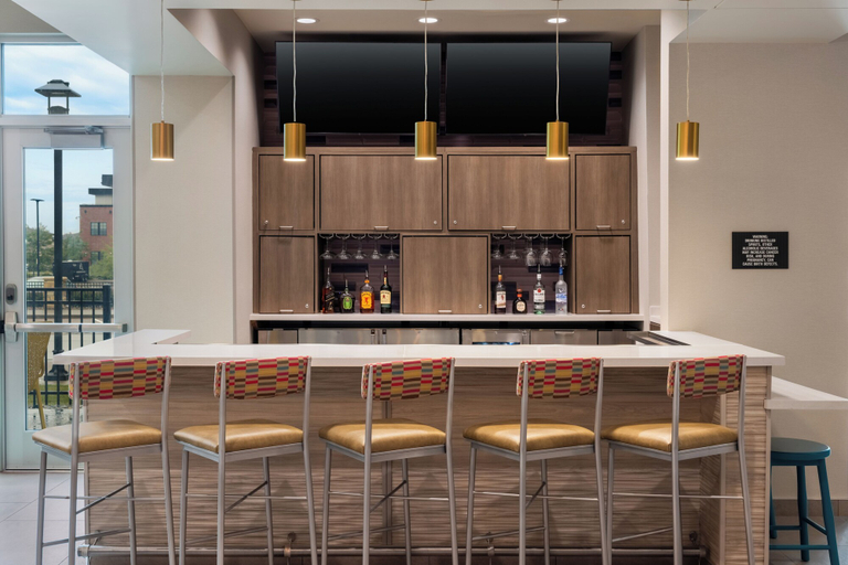 Food & Drinks 5, Tru By Hilton Ankeny, Polk