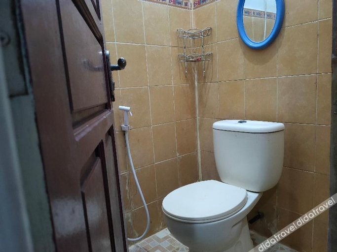Bathroom 3, Hotel O Baruga Makassar, Maros