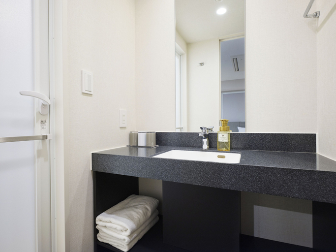 Bathroom 19