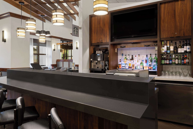 Food & Drinks