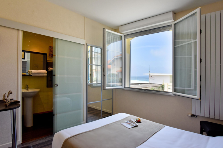Bedroom 2, Hôtel de France, Landes