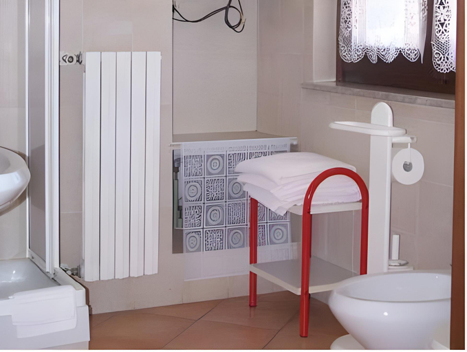Bathroom 14