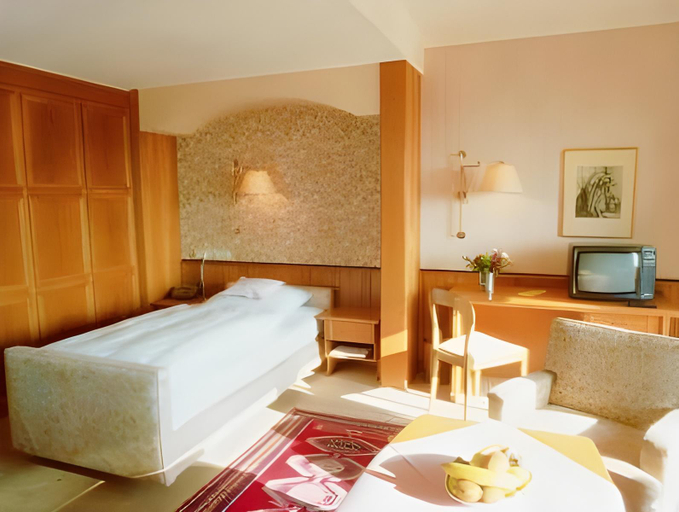 Bedroom 15