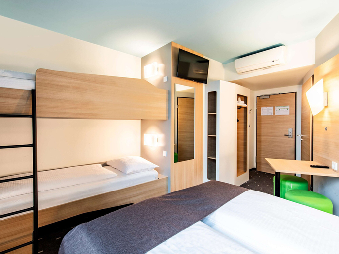 Bedroom 16