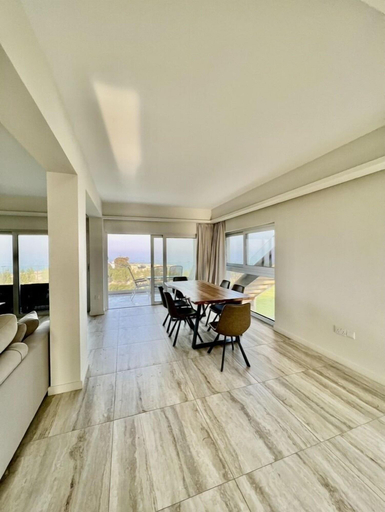 Others 5, Emerald Bay Suites