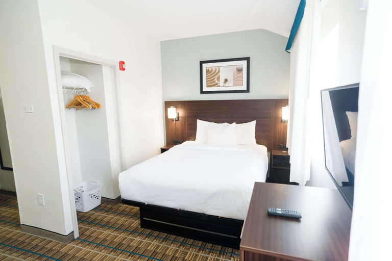 Bedroom 25