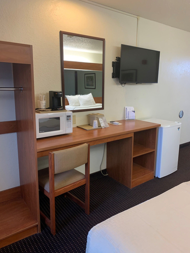 Bedroom 4, Microtel Inn & Suites by Wyndham Rice Lake, Barron