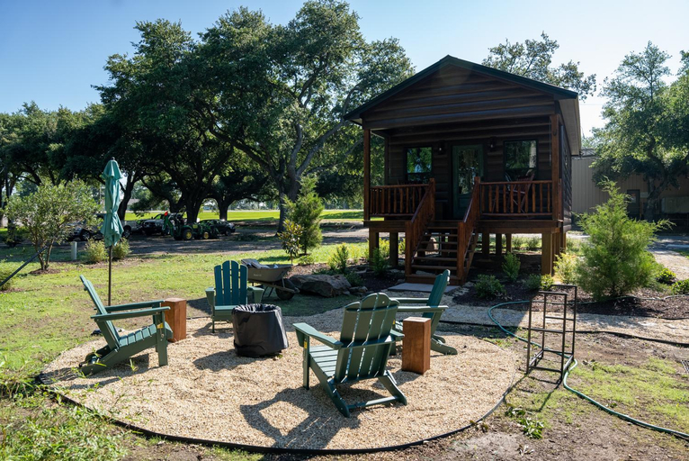 Others 5, Riley's Retreat Cabin, Lafayette