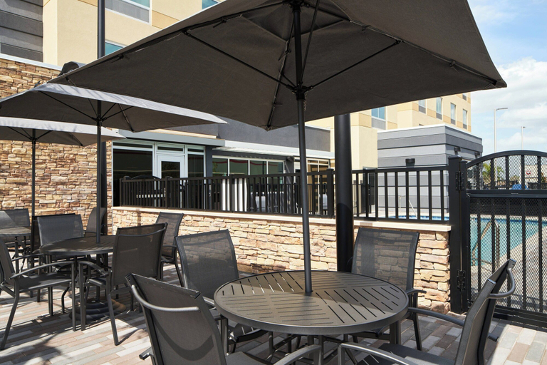 Food & Drinks 5, Fairfield Inn & Suites by Marriott Tampa Riverview, Hillsborough