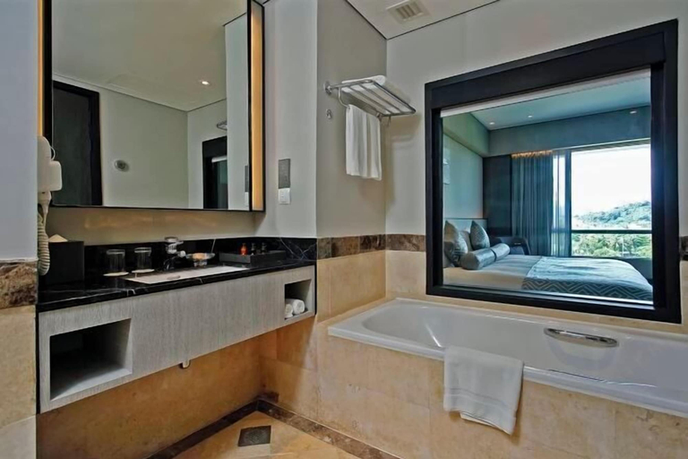 Bathroom 25