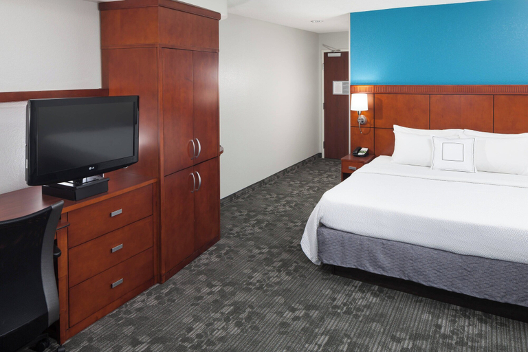Bedroom 3, Courtyard by Marriott Hattiesburg, Lamar