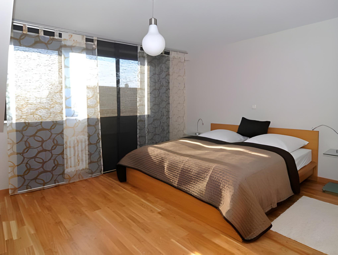 Bedroom 16