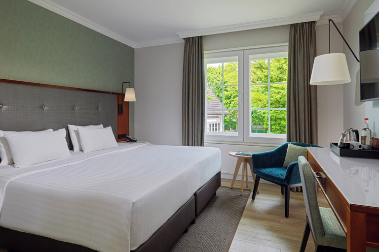 Bedroom 3, Courtyard by Marriott Hamburg Airport, Hamburg