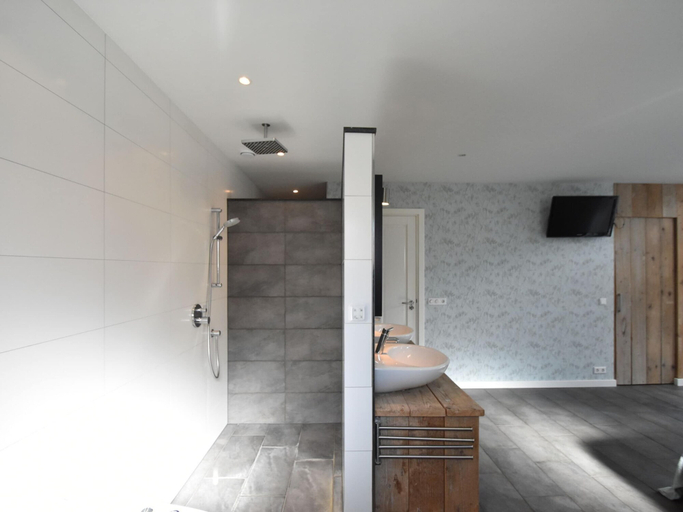 Bathroom 4, Spacious Holiday Home in Limmen With Bubble Bath, Castricum