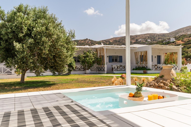 Others 2, Ow Andros Suite 4,Private Whirlpool, South Aegean