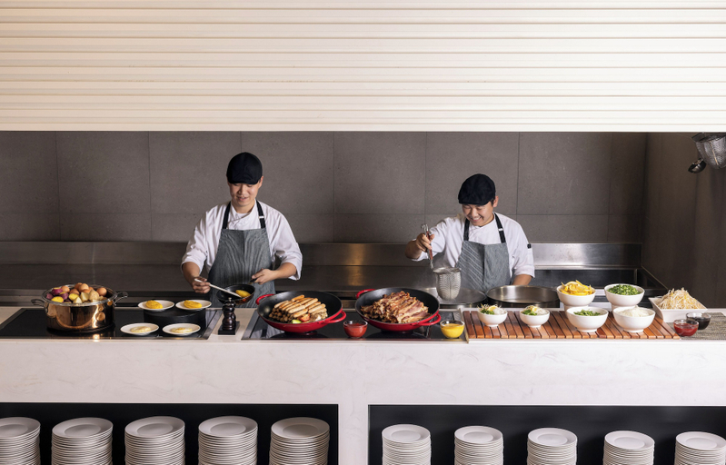 Food & Drinks 5, Oak Valley Valley Village, Hoengseong