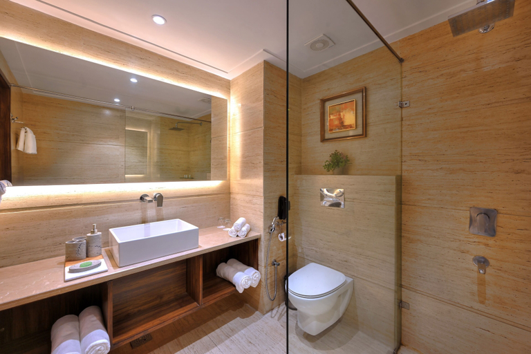 Bathroom 5, Golden Tulip Agra, Agra