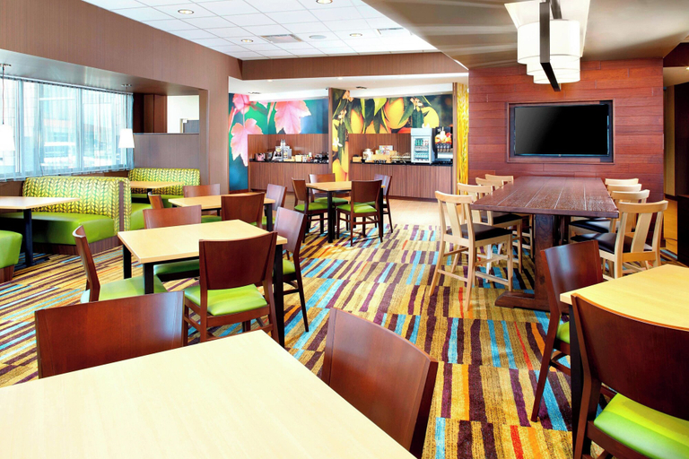 Food & Drinks 5, Fairfield by Marriott Inn & Suites Wheeling at The Highlands, Ohio