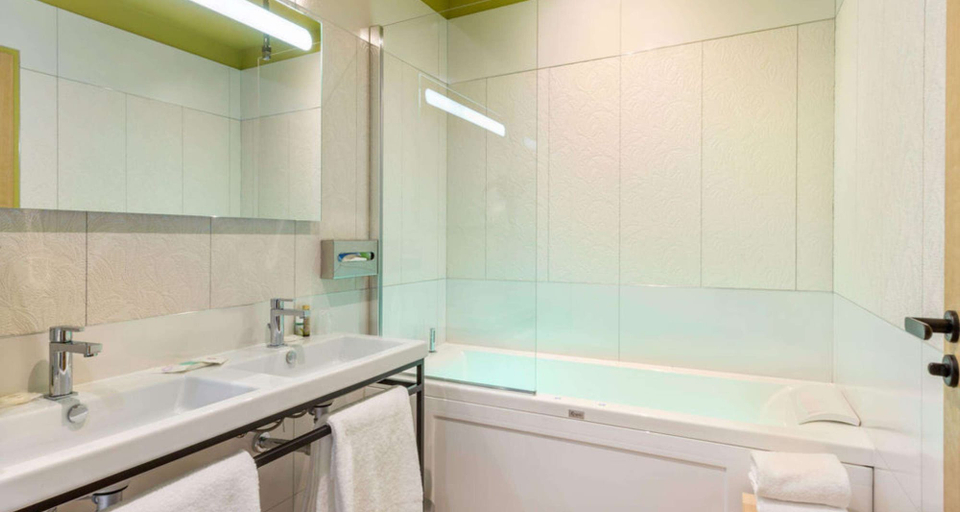Bathroom 3, Best Western Plus Hôtel de Dieppe 1880, Seine-Maritime