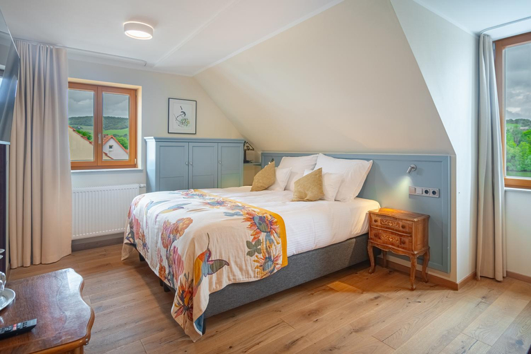 Bedroom 4, Hotel Maroggo Schenke Frankisches Wirtshaus am Main, Würzburg