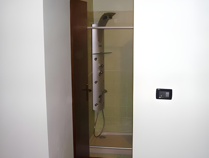 Bathroom 10