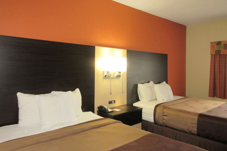 Bedroom 3, Quality Inn & Suites Benton Harbor - St. Joseph, Berrien